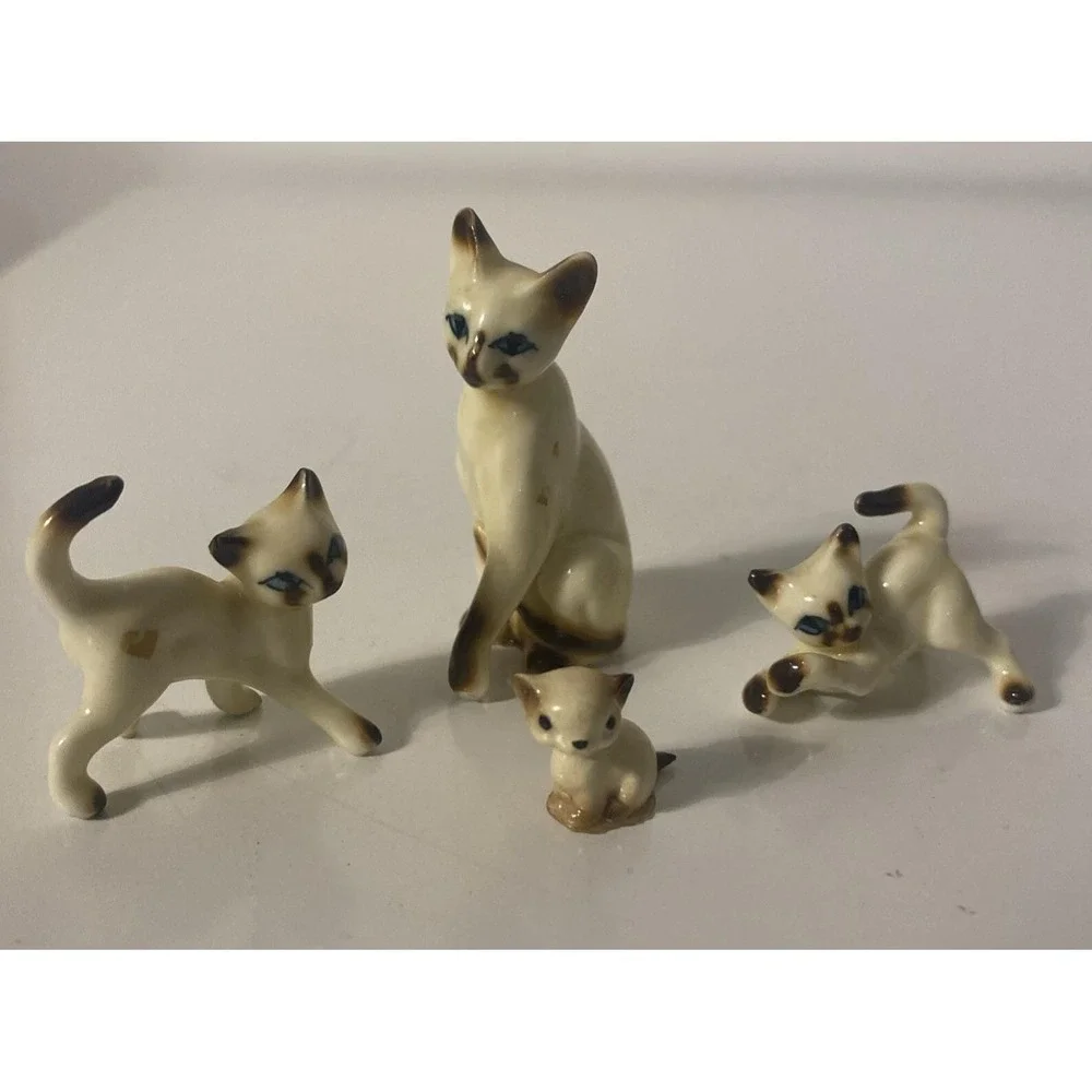 Vintage Lot of 4 Siamese Cat & Kittens Family Figurines Blue Eyes Bone China